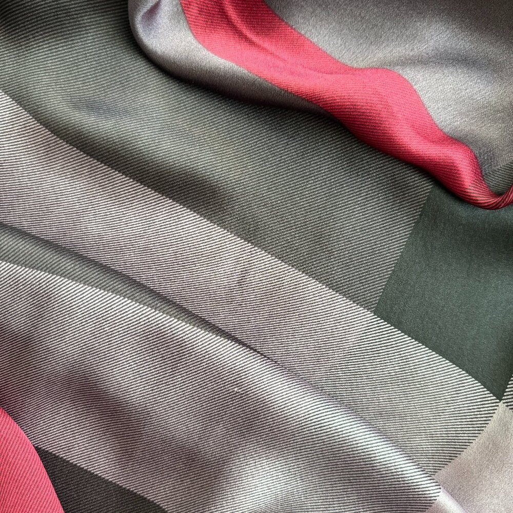 Display #1 Burberry Check Print Purple Satin Silk Scarf - Picture 16 of 16